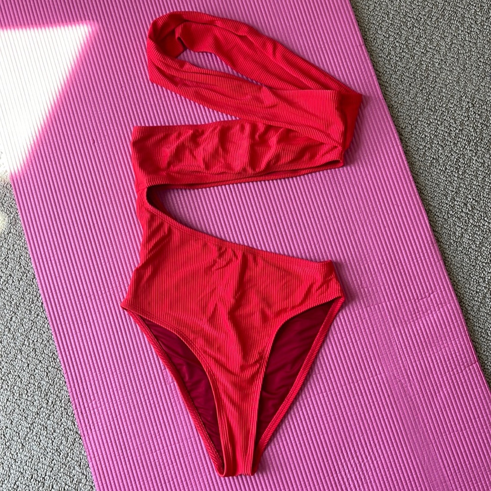 Ribbed bathing suit